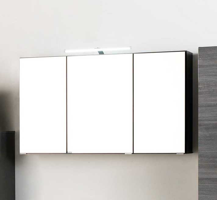 Badezimmer, Spiegelschrank fürs bad inneneinrichtung dass integrierte LED-Beleuchtung.  