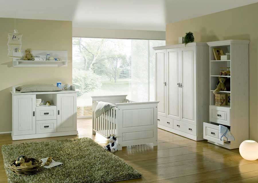 Schlafzimmer, Babyzimmer komplett mit weißen möbeln wie baby bett.  