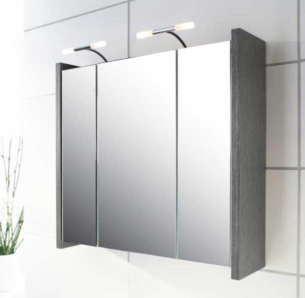 Badezimmer, Bad spiegelschrank mit beleuchtung LED und hochwertigen Holzrahmen.  